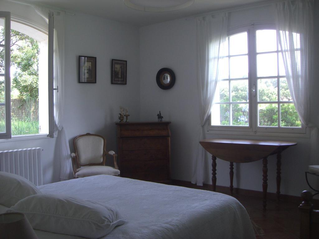 Le Mas De Notre-Dame Bed & Breakfast La Londe-les-Maures Oda fotoğraf